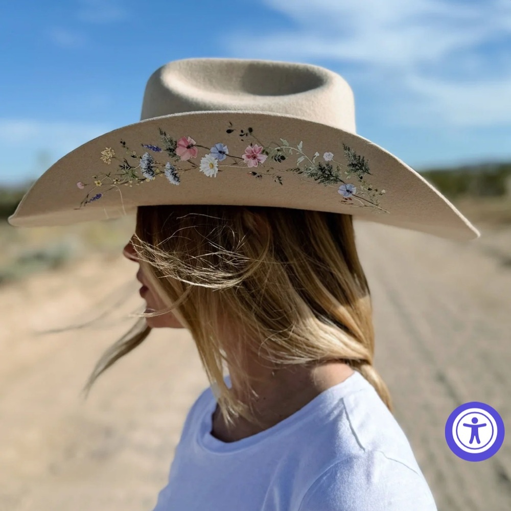 NWOB western hat with floral detail size M/L